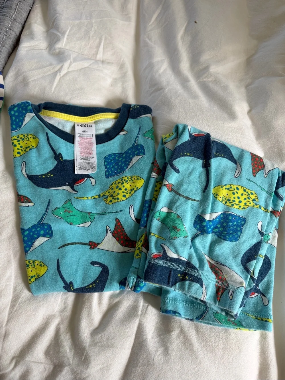 Mini Boden Aqua Shark & Ray Print Pajama Set in Turquoise